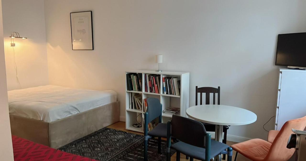 Central, Charming Studio For Up To 3 People In Historic Building Appartement